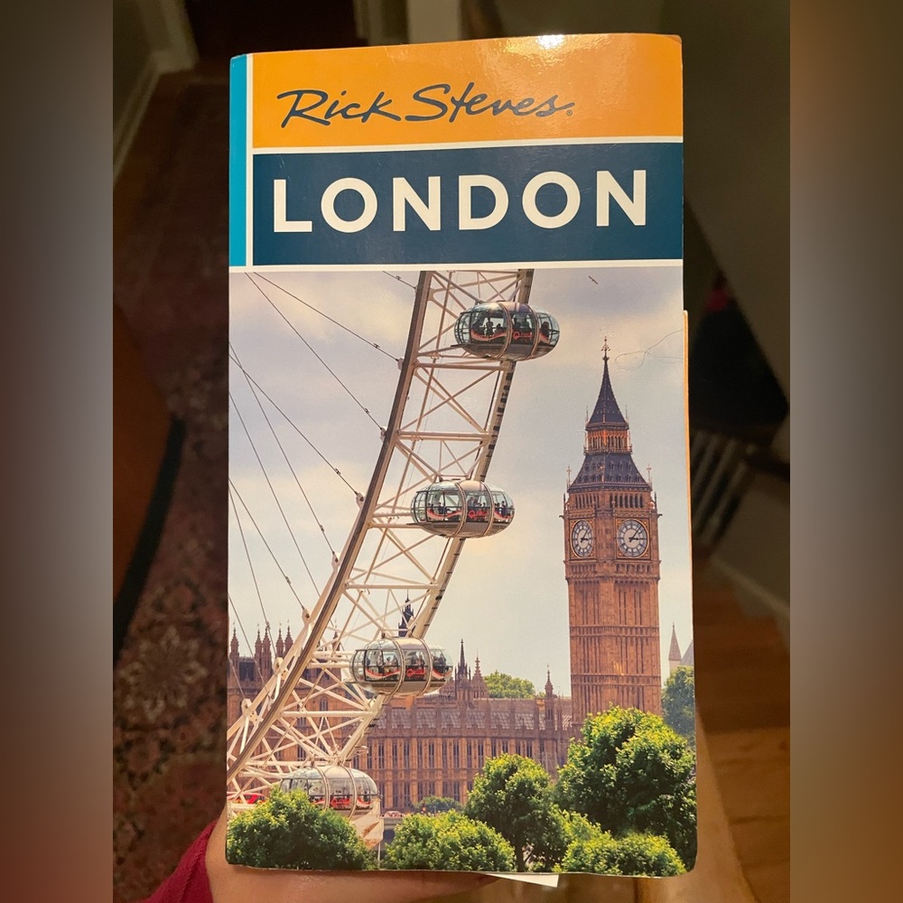 Rick Steve’s London Travel Guide with Map (published September 2022)